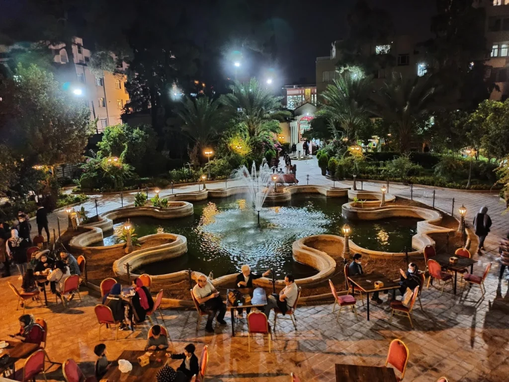 رستوران عمارت شاپوری شیراز از بهترین رستوران شیراز برای شام
