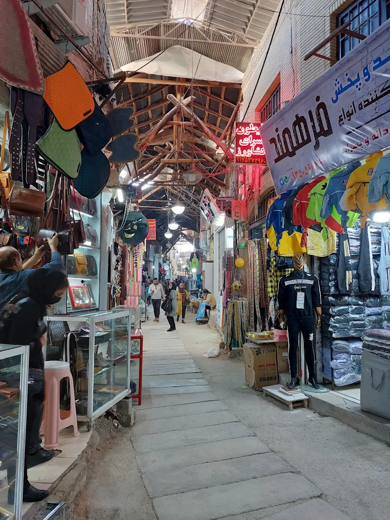 اردو بازار شیراز بهترین بازار لباس شیراز