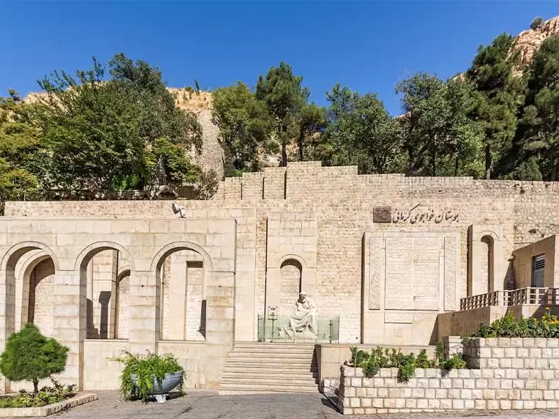آرامگاه خواجوی کرمانی بهترین مکان دیدنی شیراز