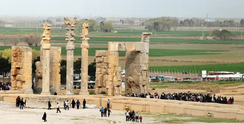 تخت جمشید بهترین جای تاریخی شیراز